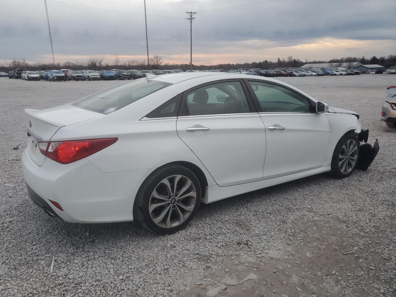 2014 Hyundai Sonata - Image 3