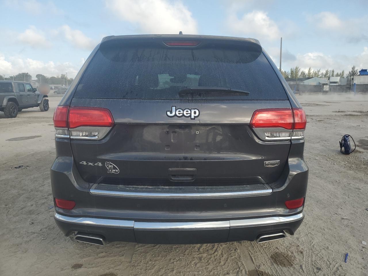 2018 Jeep Grand Cherokee - Image 6
