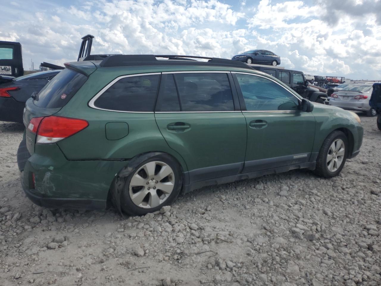 2011 Subaru Outback - Image 3