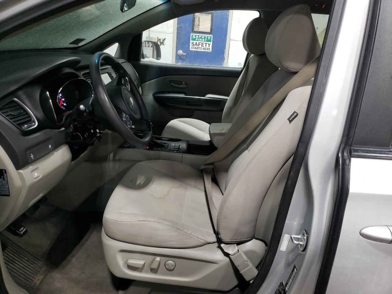 2016 Kia Sedona - Image 7