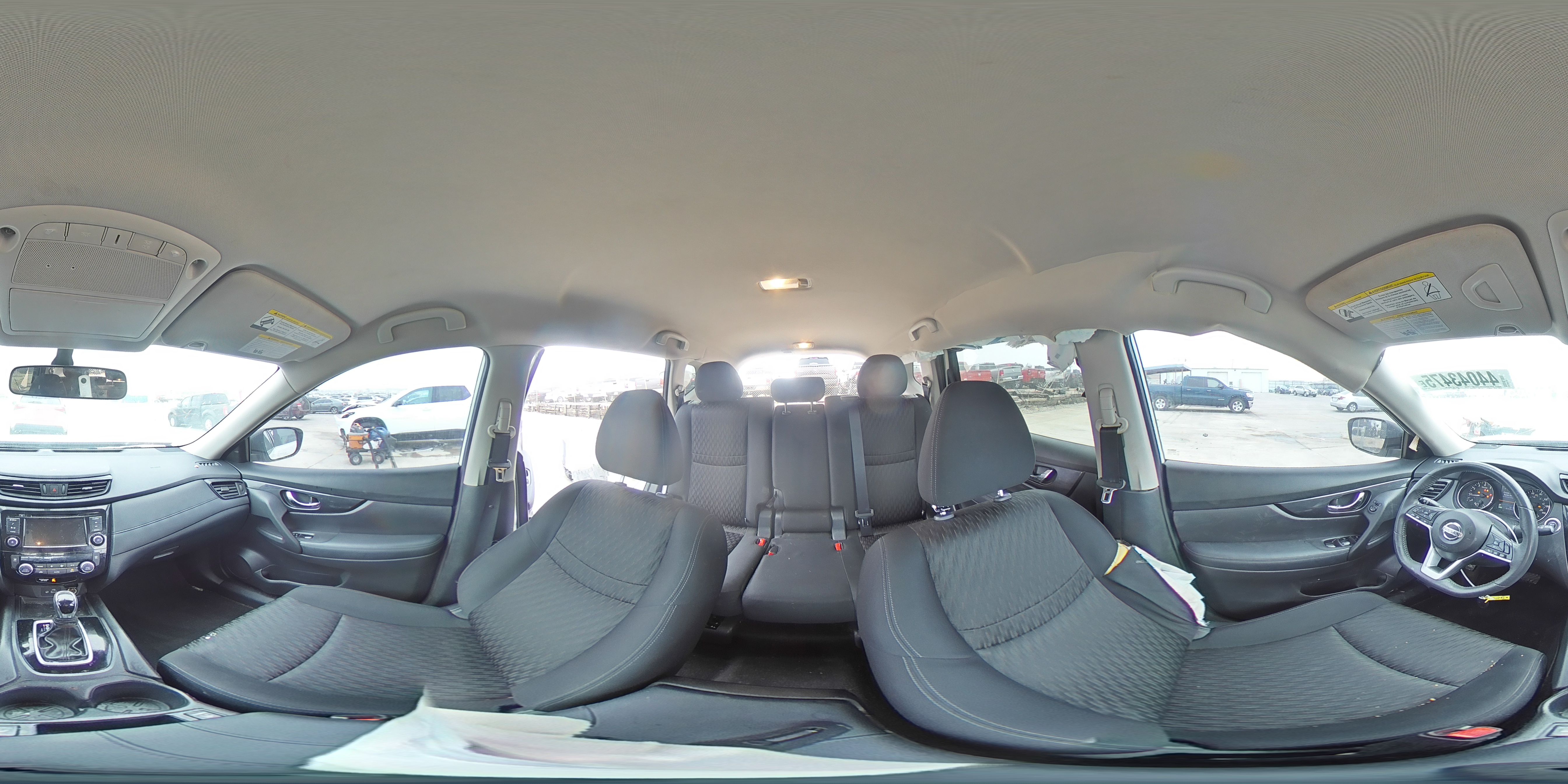 2018 Nissan Rogue - Image 13