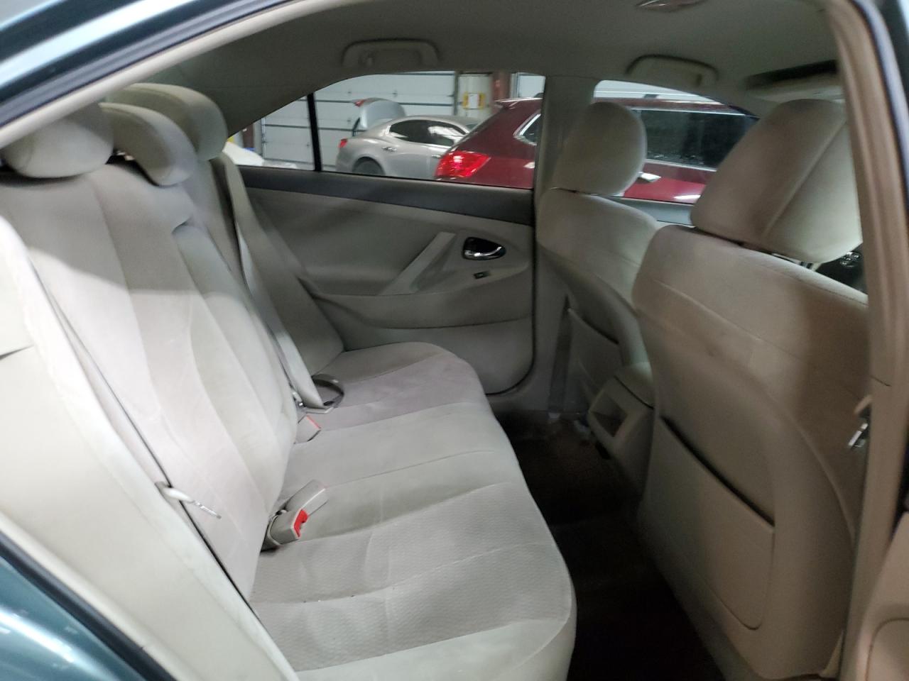 2011 Toyota Camry - Image 10