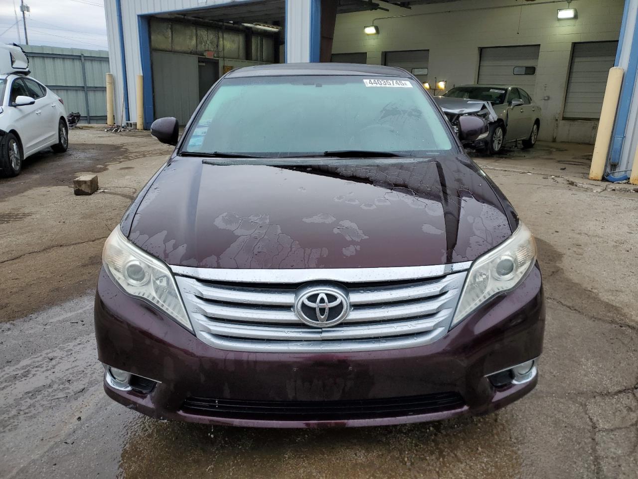 2011 Toyota Avalon - Image 5