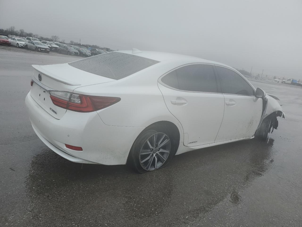 2017 Lexus ES - Image 3