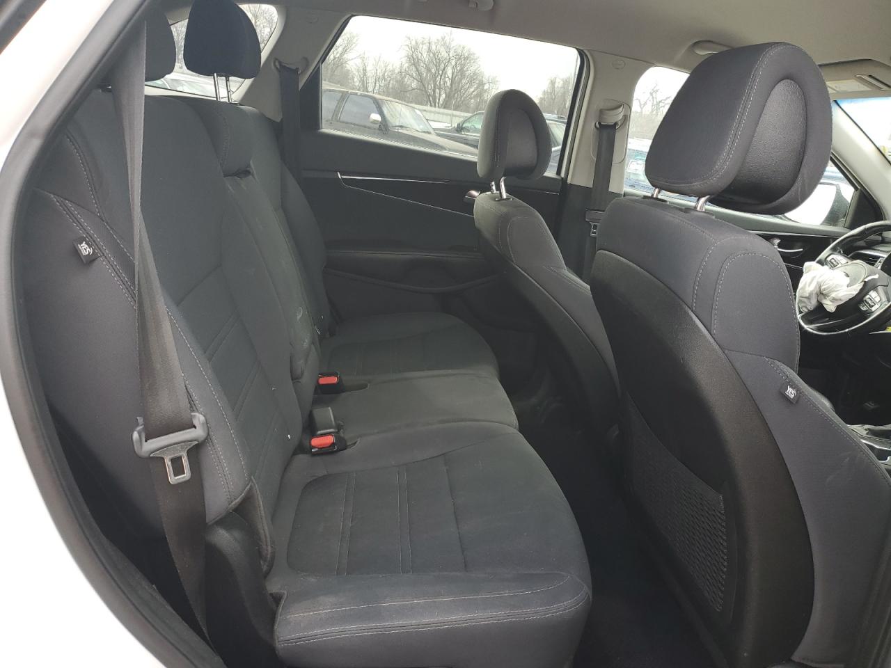 2016 Kia Sorento - Image 11