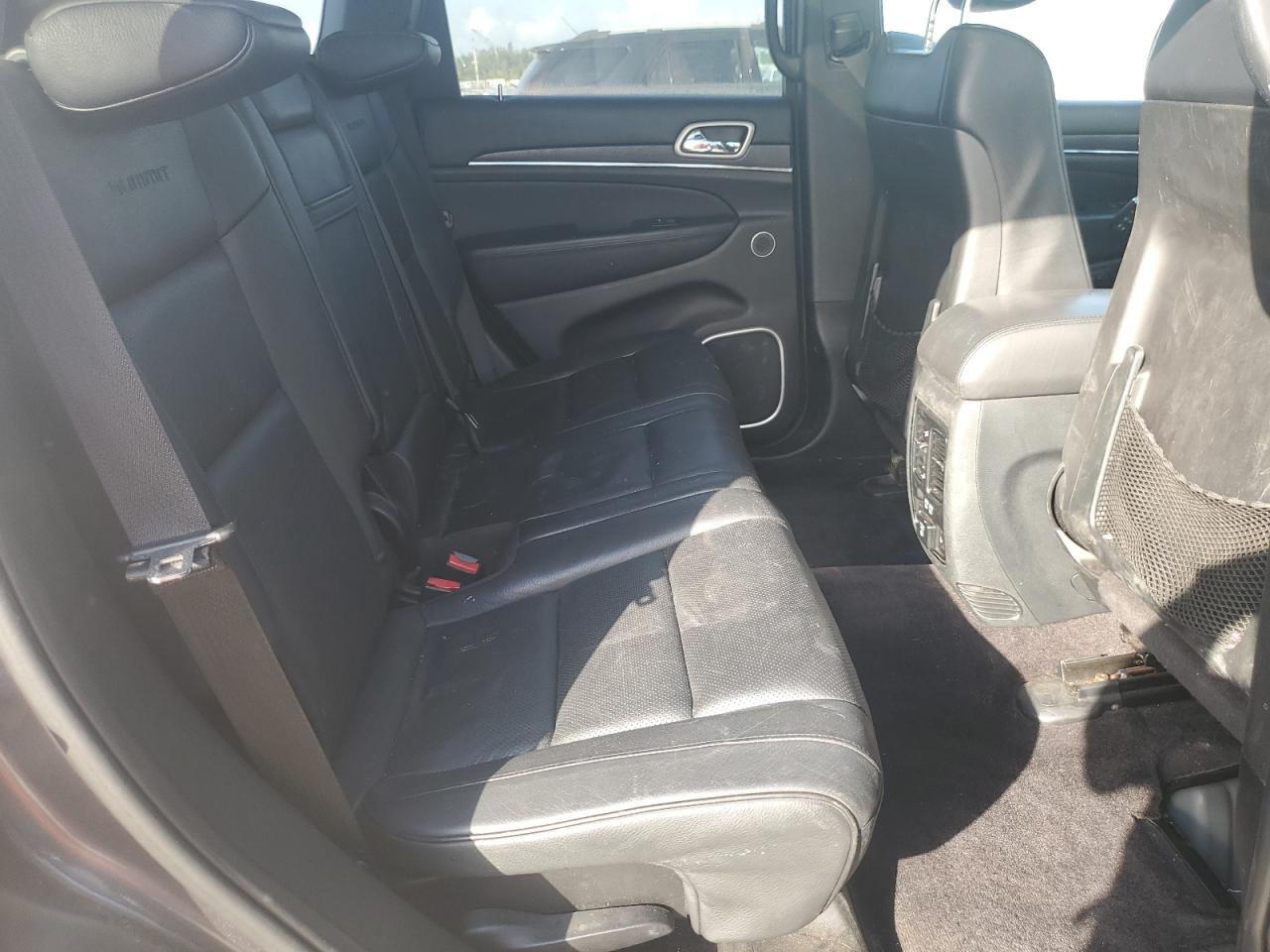 2018 Jeep Grand Cherokee - Image 11