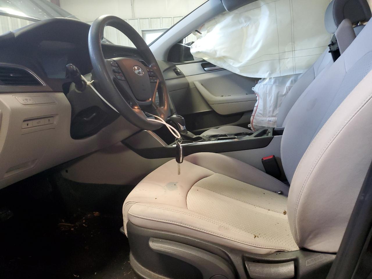 2017 Hyundai Sonata - Image 7