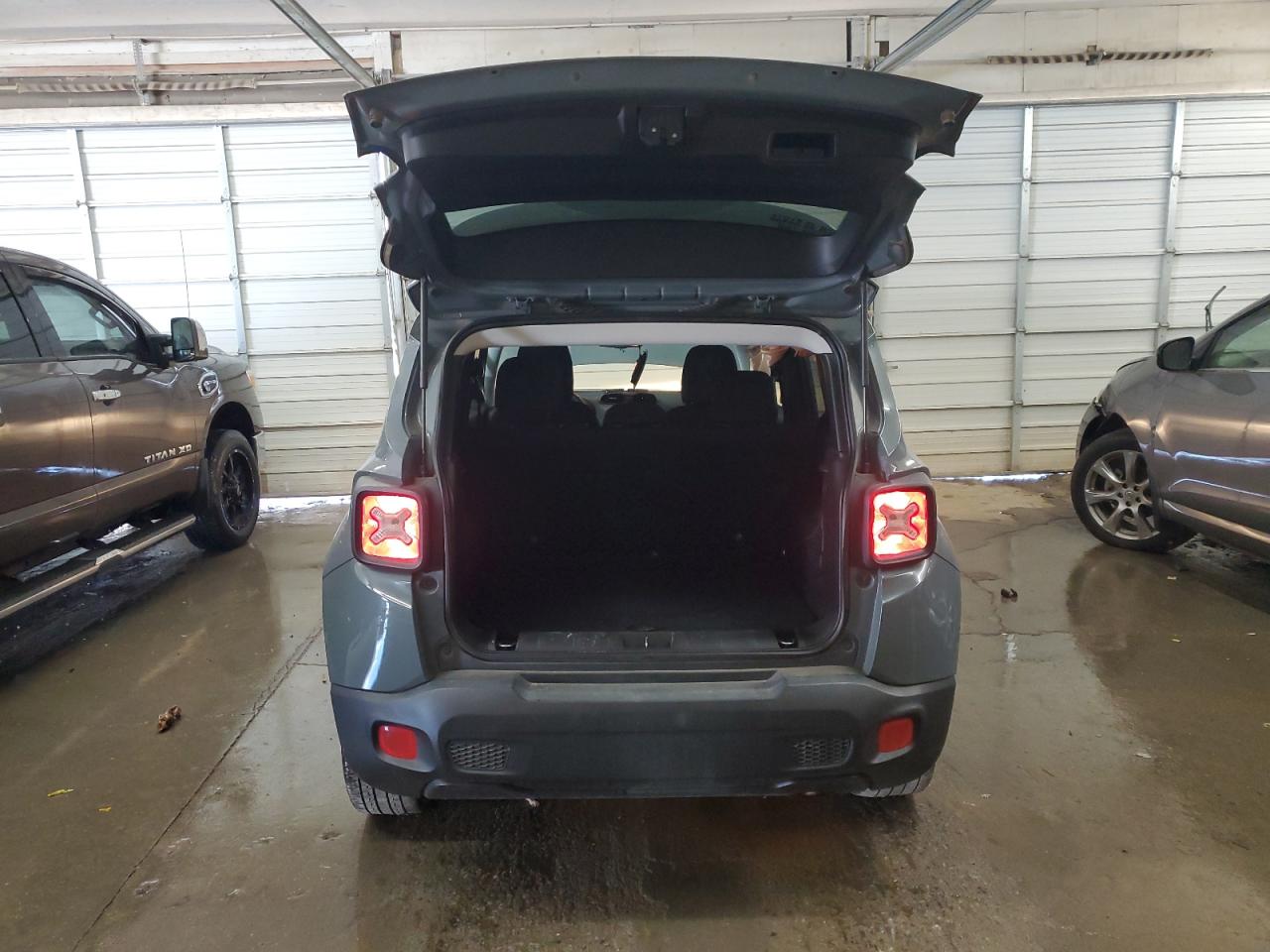 2018 Jeep Renegade - Image 5