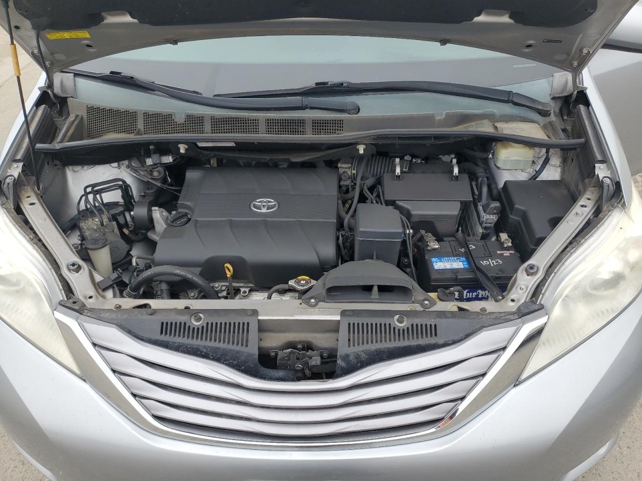 2015 Toyota Sienna - Image 12