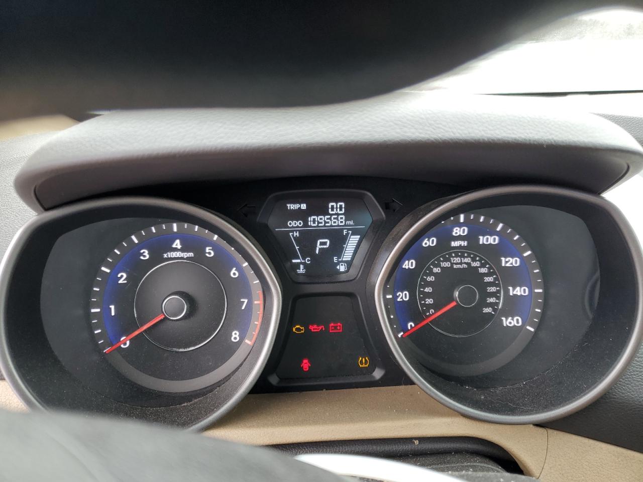 2013 Hyundai Elantra - Image 9