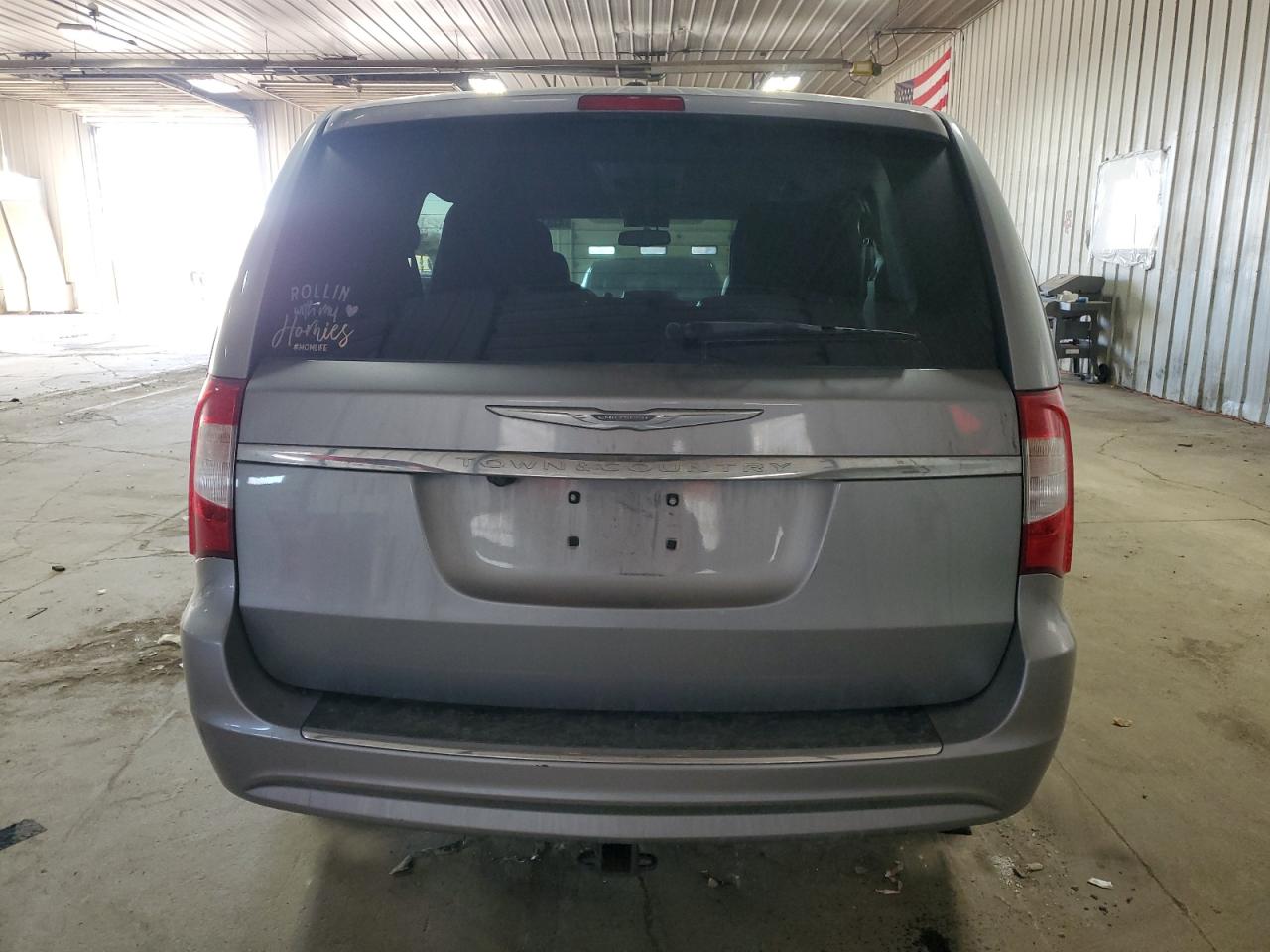 2014 Chrysler Town & Country - Image 6