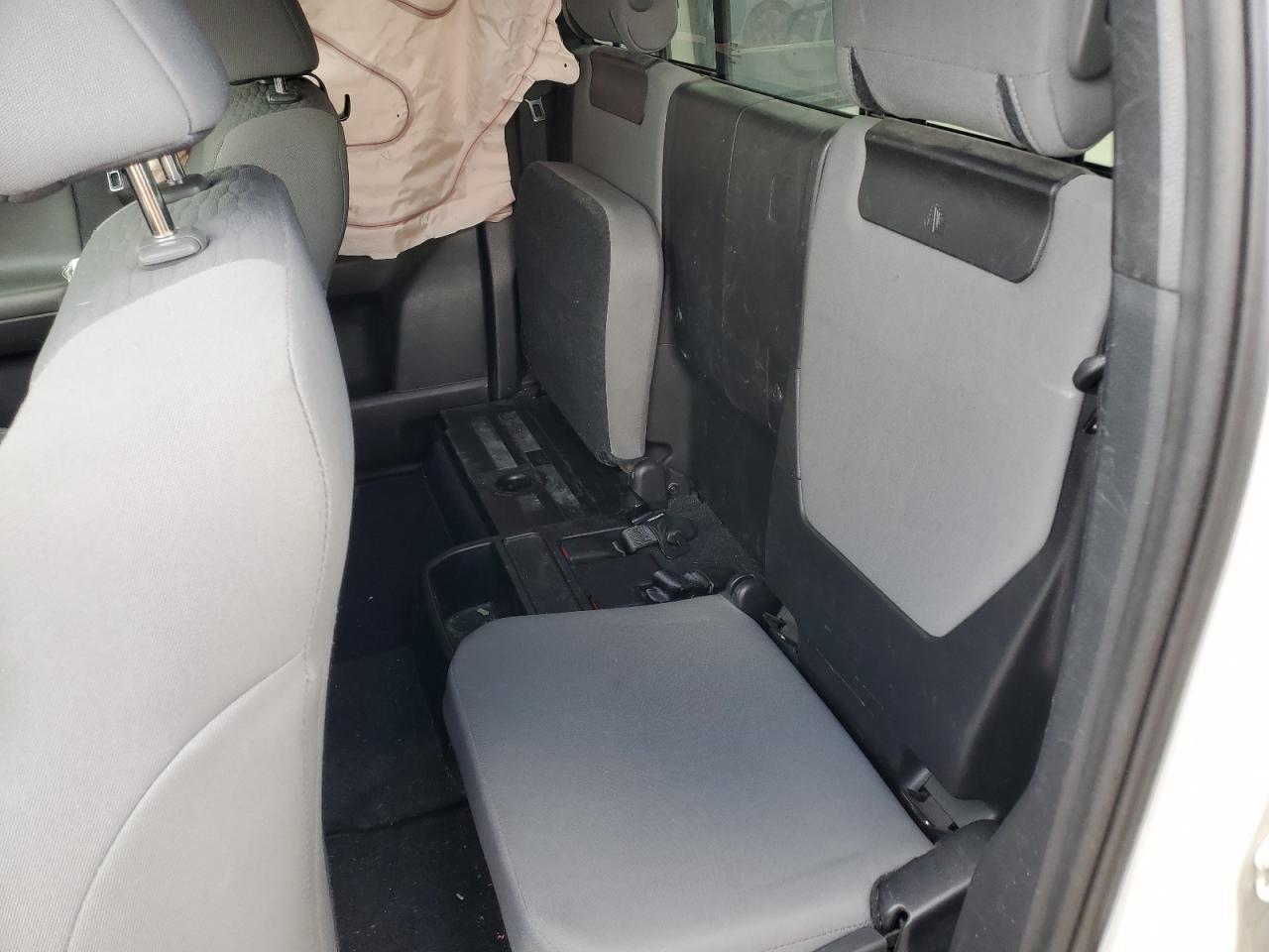 2018 Toyota Tacoma - Image 10