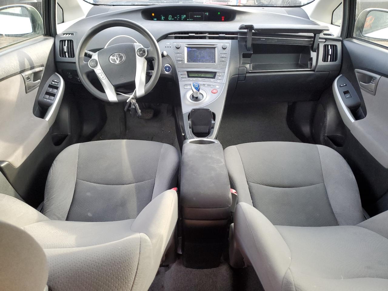 2013 Toyota Prius - Image 8