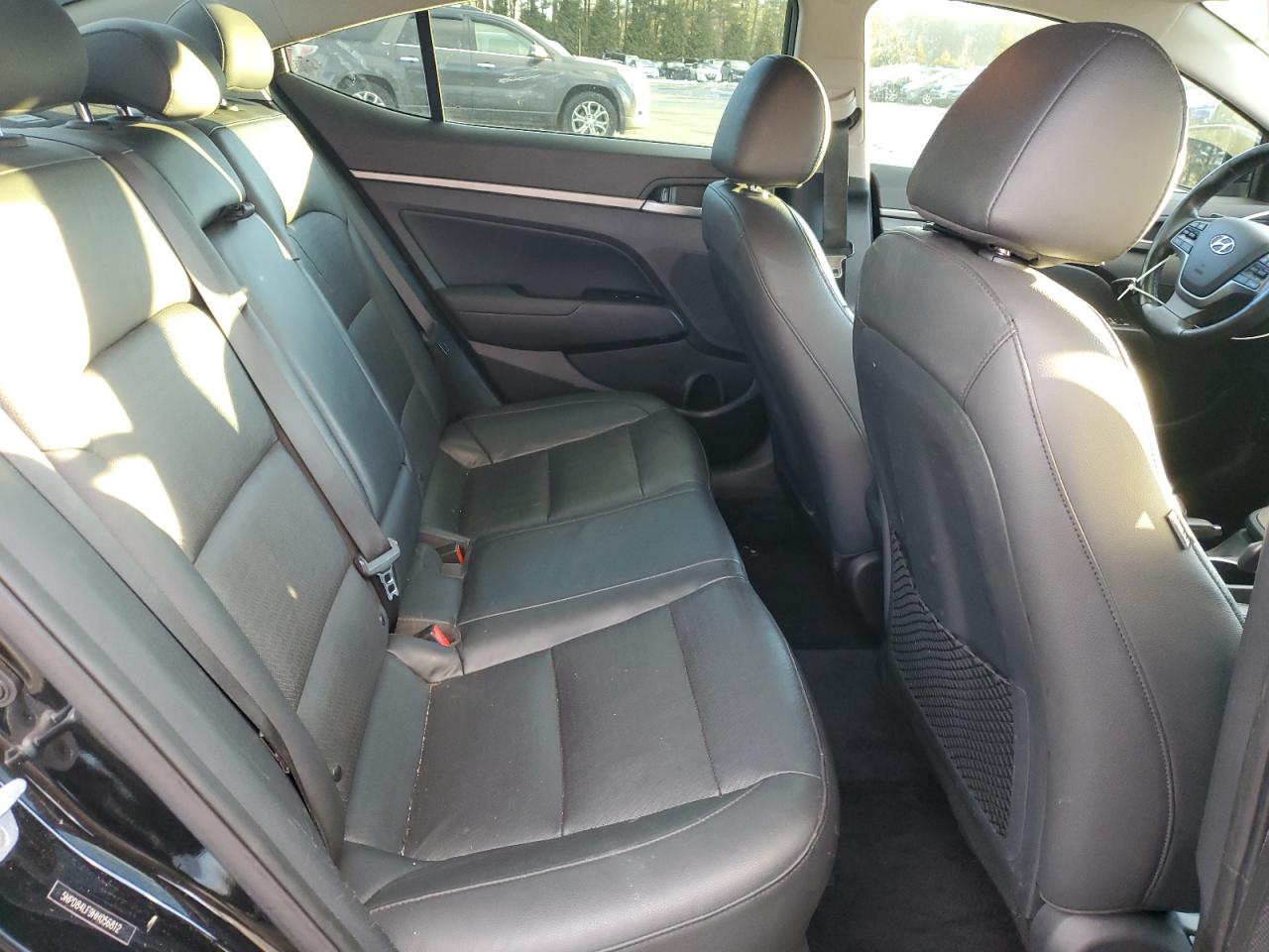 2017 Hyundai Elantra - Image 10