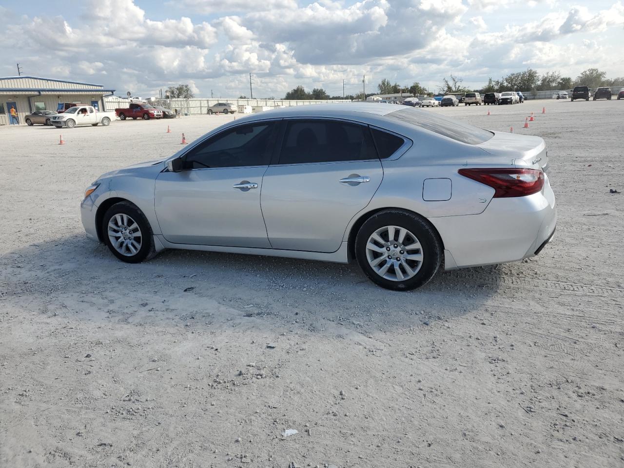2018 Nissan Altima - Image 2