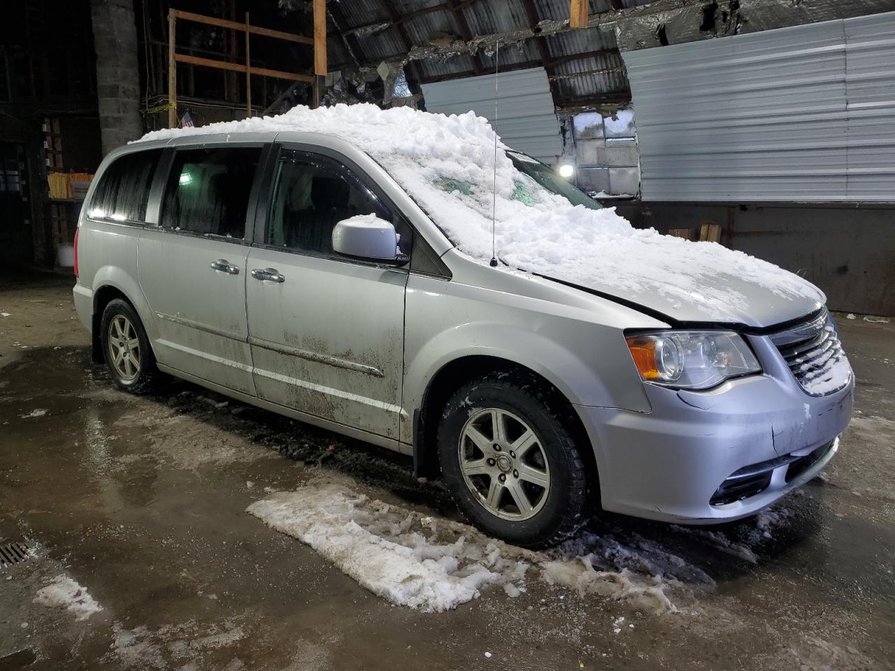 2012 Chrysler Town & Country - Image 4