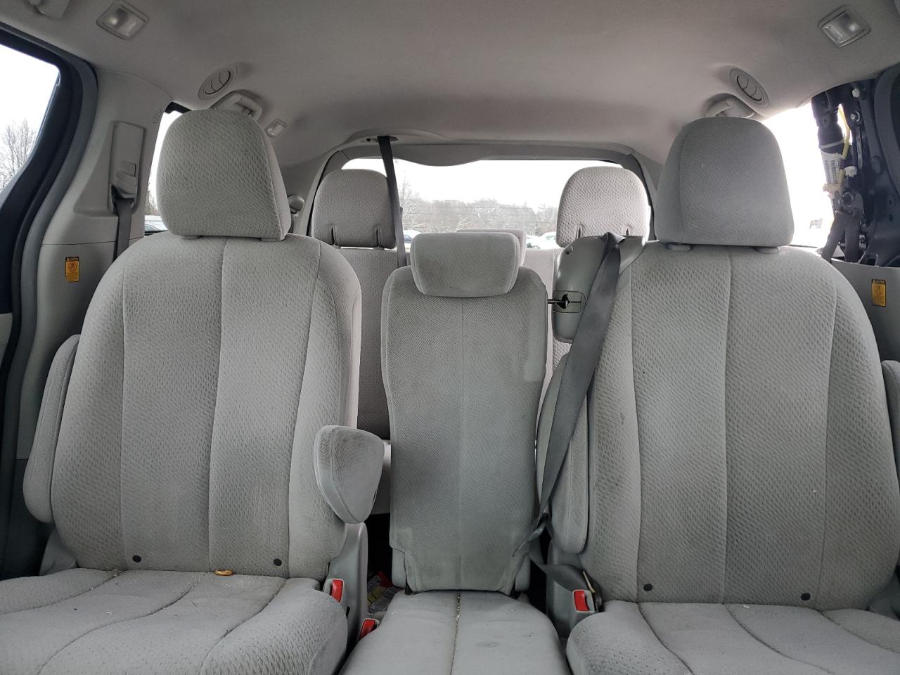 2012 Toyota Sienna - Image 10