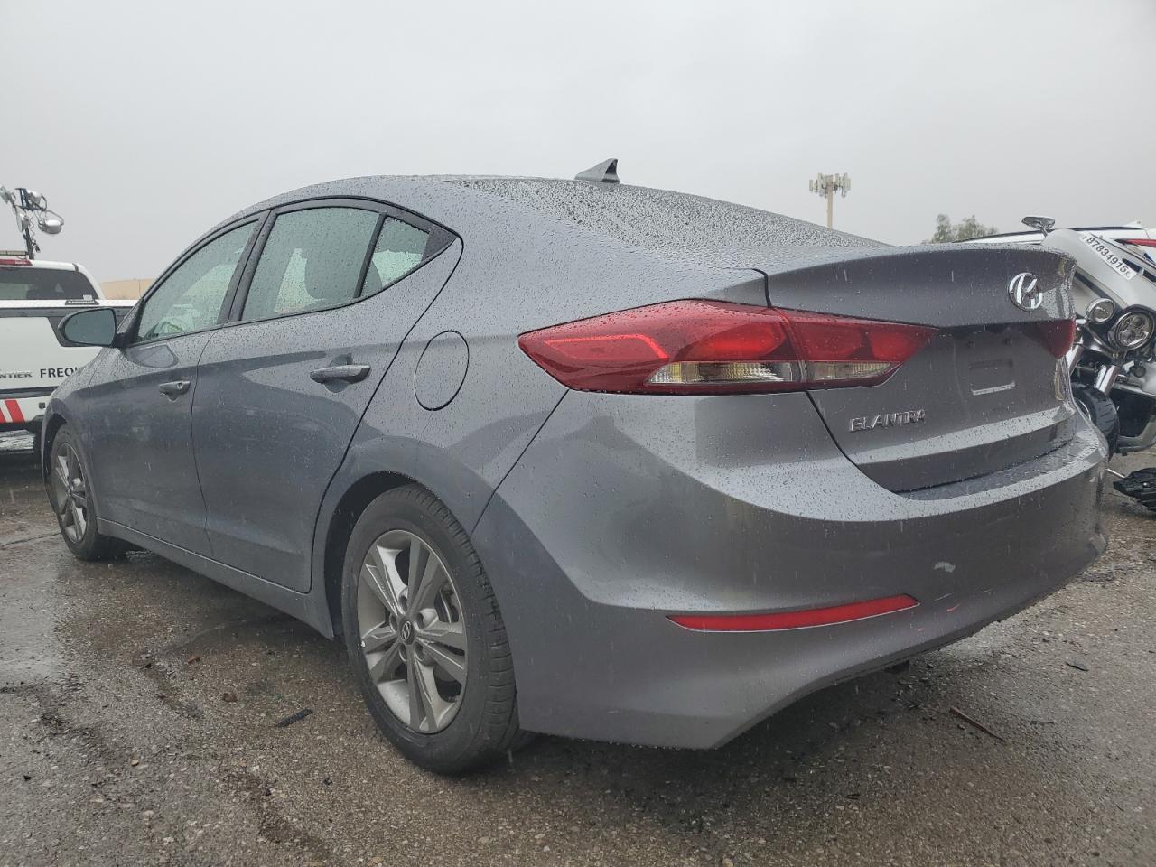 2018 Hyundai Elantra - Image 2