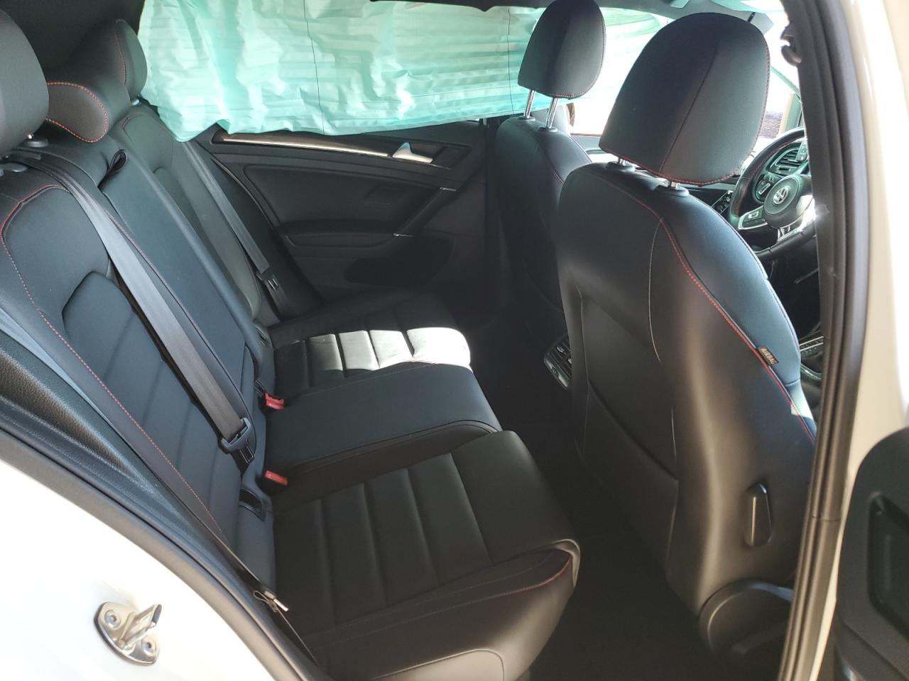 2017 Volkswagen GTI - Image 10