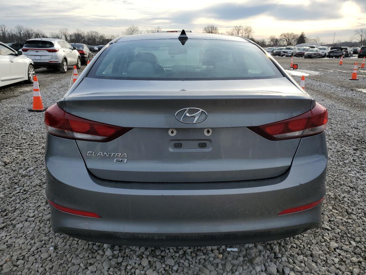 2017 Hyundai Elantra - Image 6