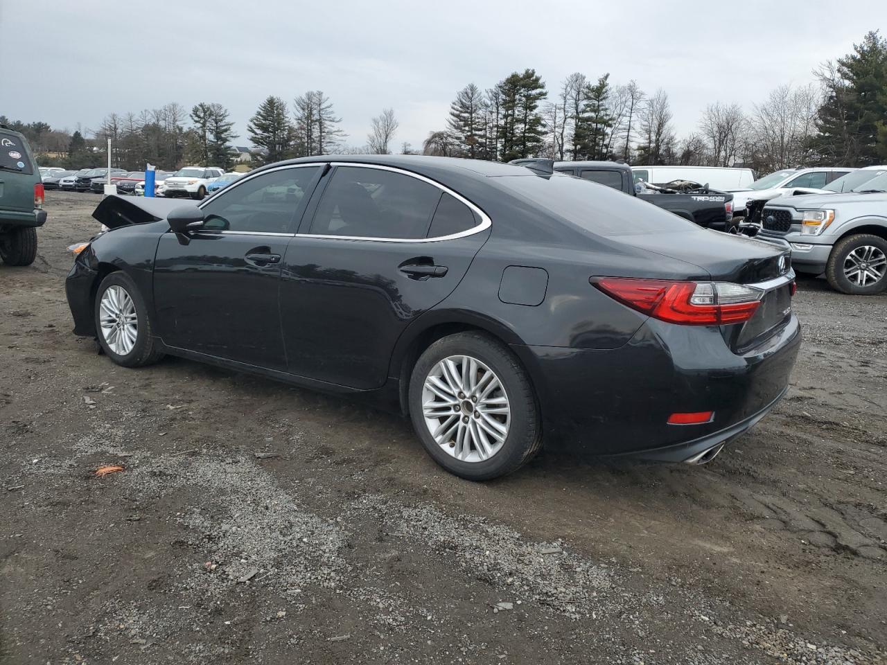 2017 Lexus ES - Image 2