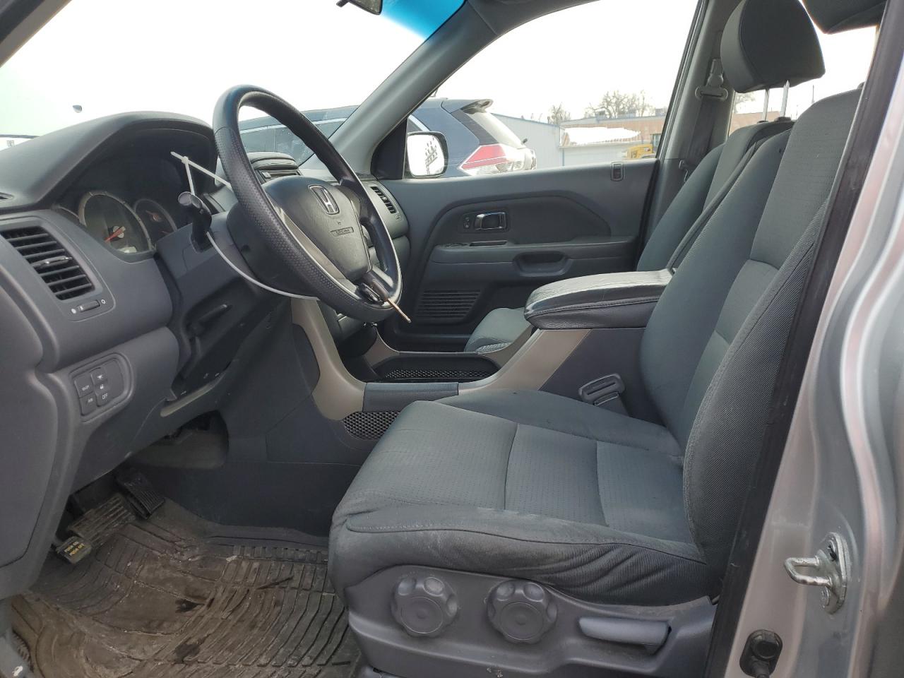 2006 Honda Pilot Lx VIN: 5FNYF18186B011892 Lot: 45564615