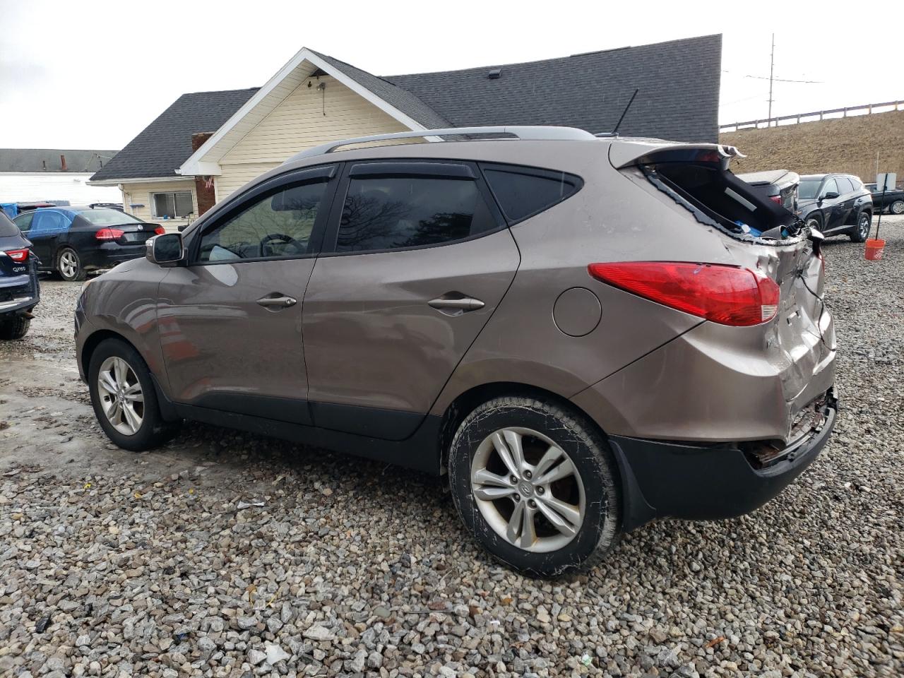 2013 Hyundai Tucson - Image 2
