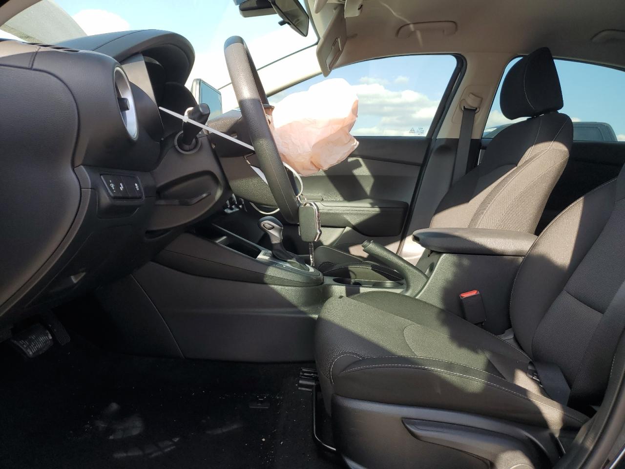 2024 Kia Forte - Image 7