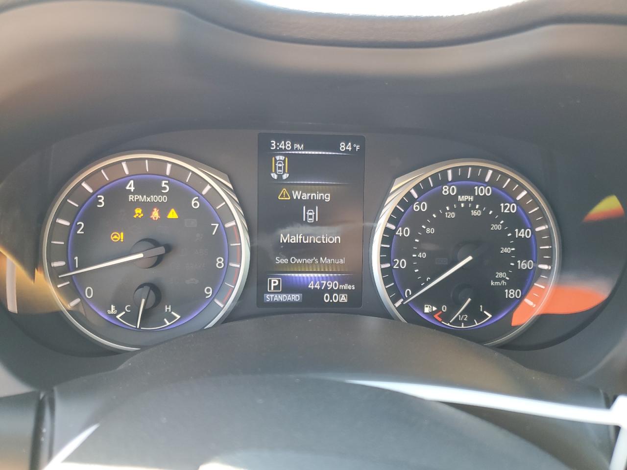 2018 Infiniti Q60 - Image 9