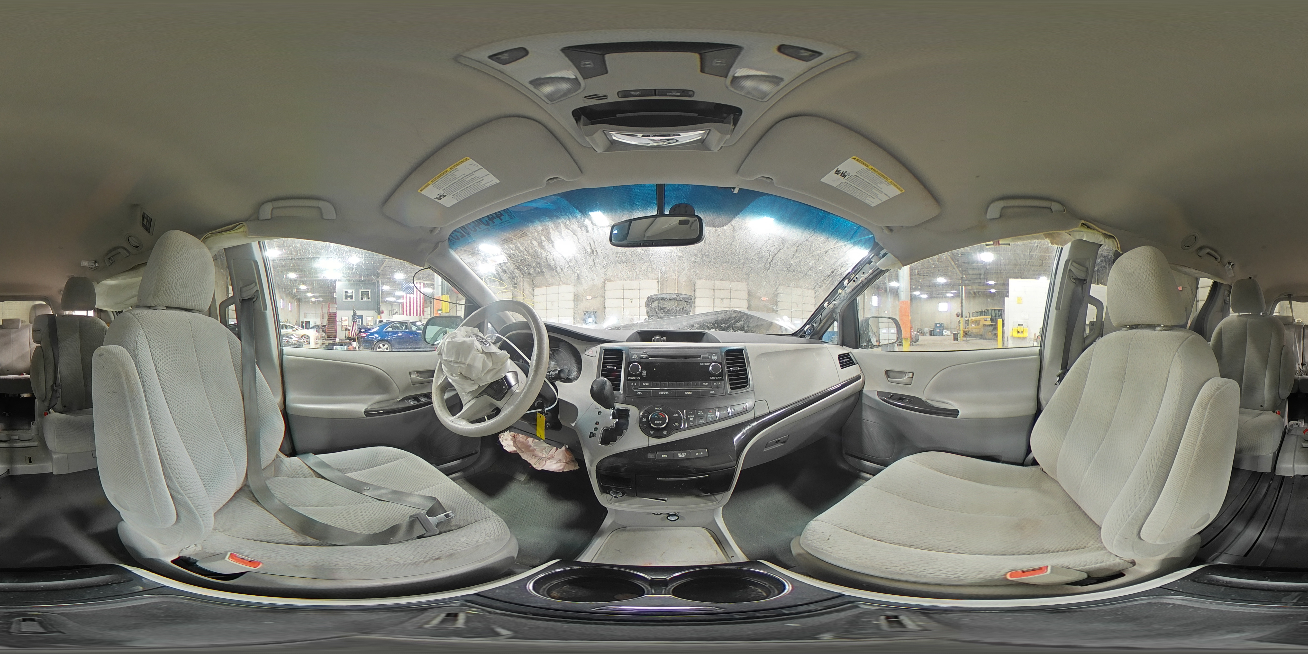 2014 Toyota Sienna - Image 14