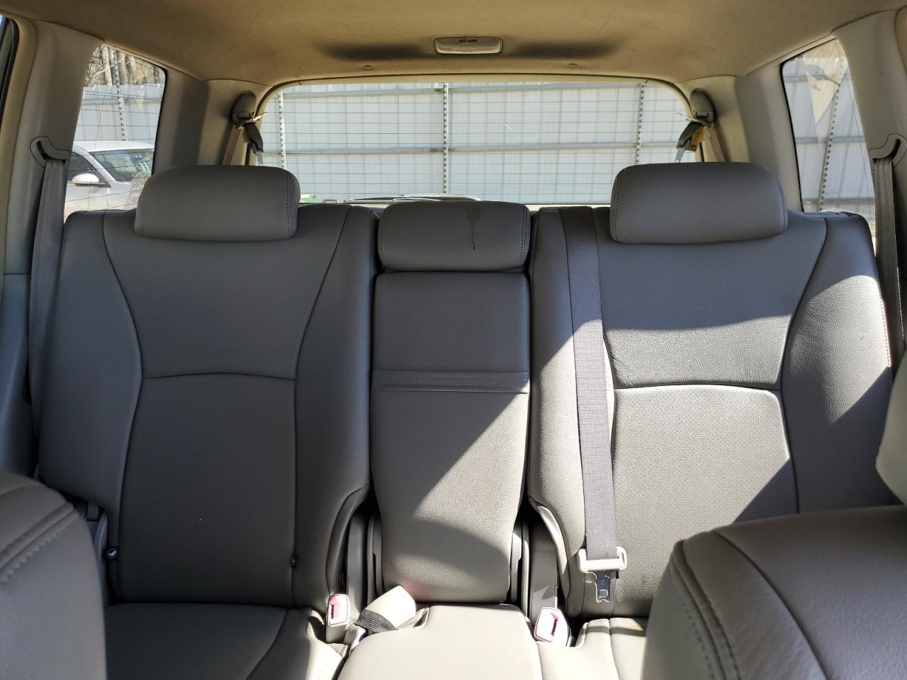 2006 Toyota Highlander - Image 10