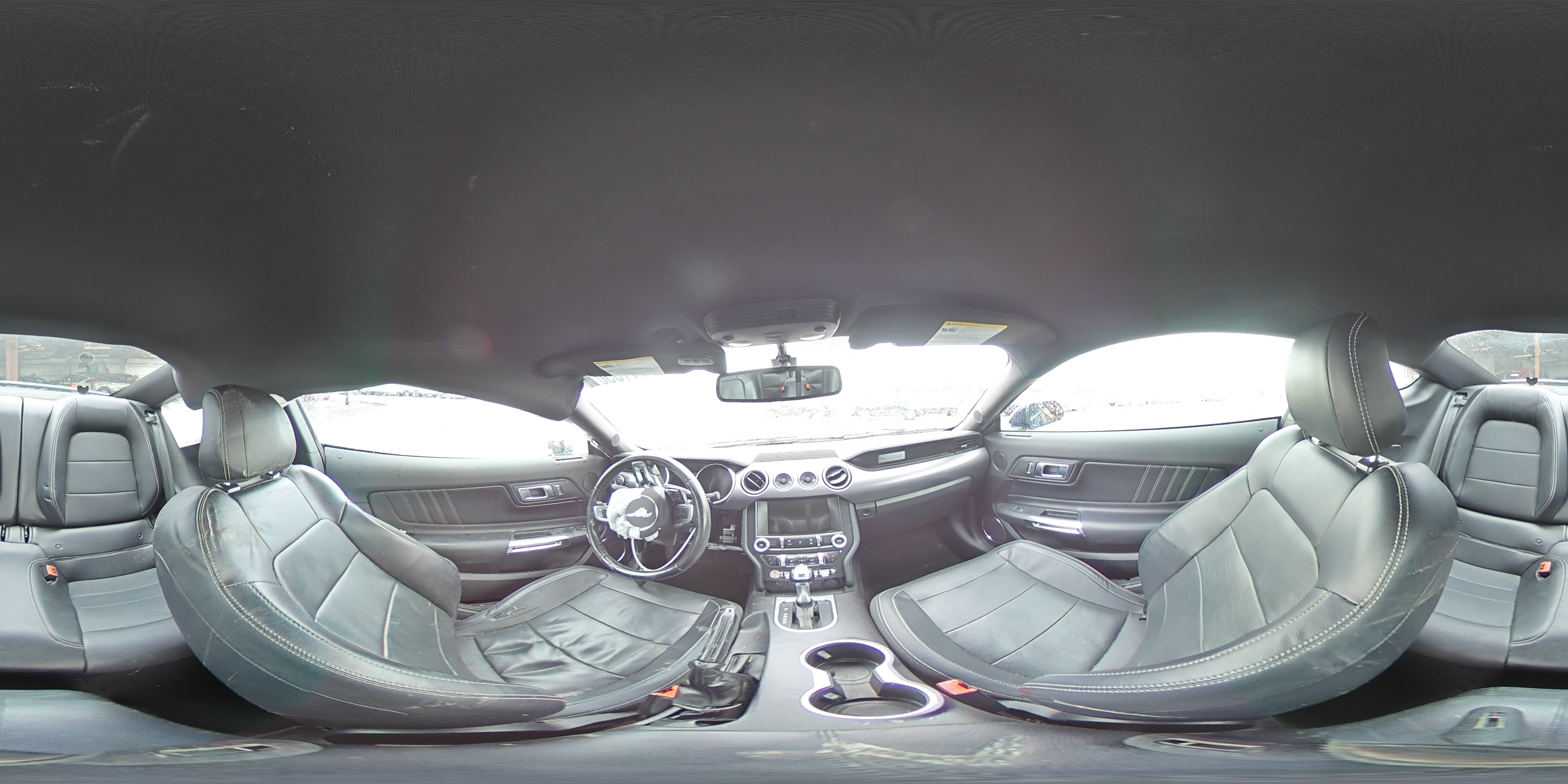 2019 Ford Mustang - Image 13