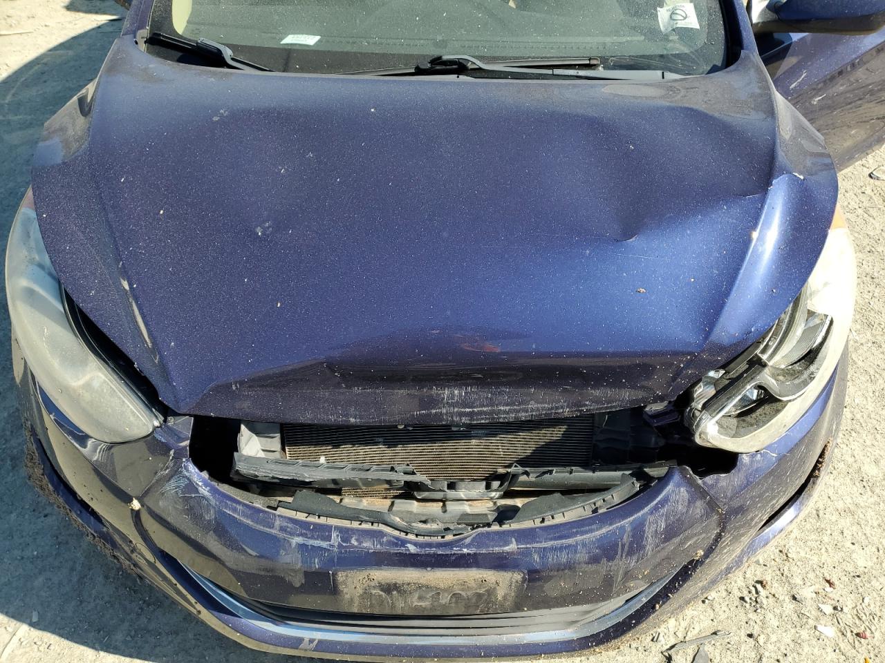 2013 Hyundai Elantra - Image 13