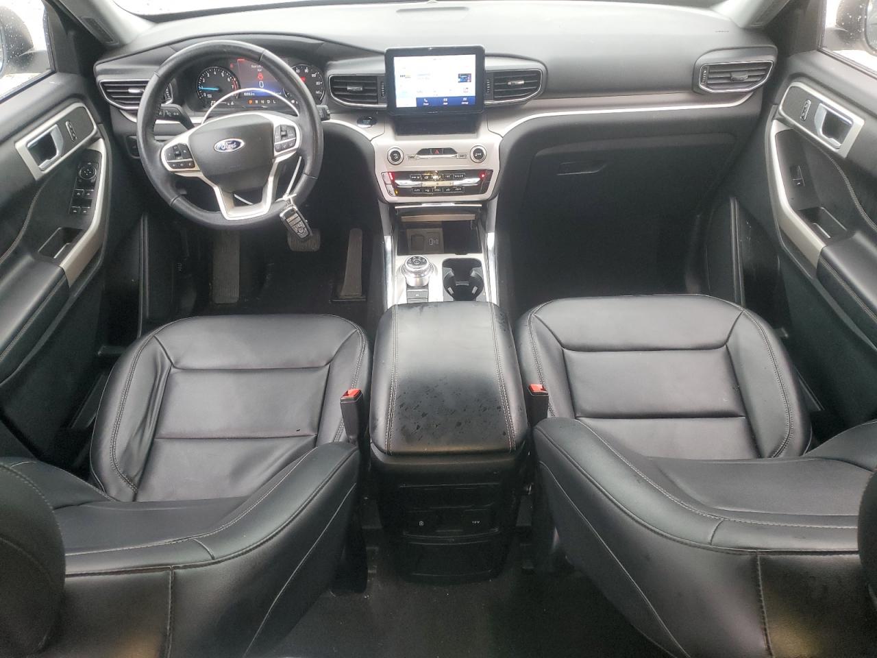 2023 Ford Explorer - Image 8