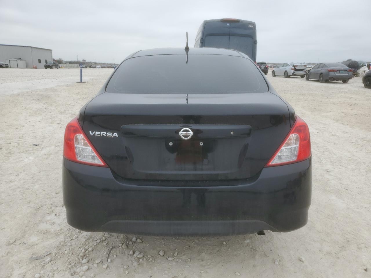 2015 Nissan Versa - Image 6