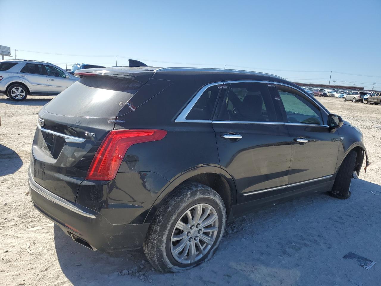 2018 Cadillac XT5 - Image 3