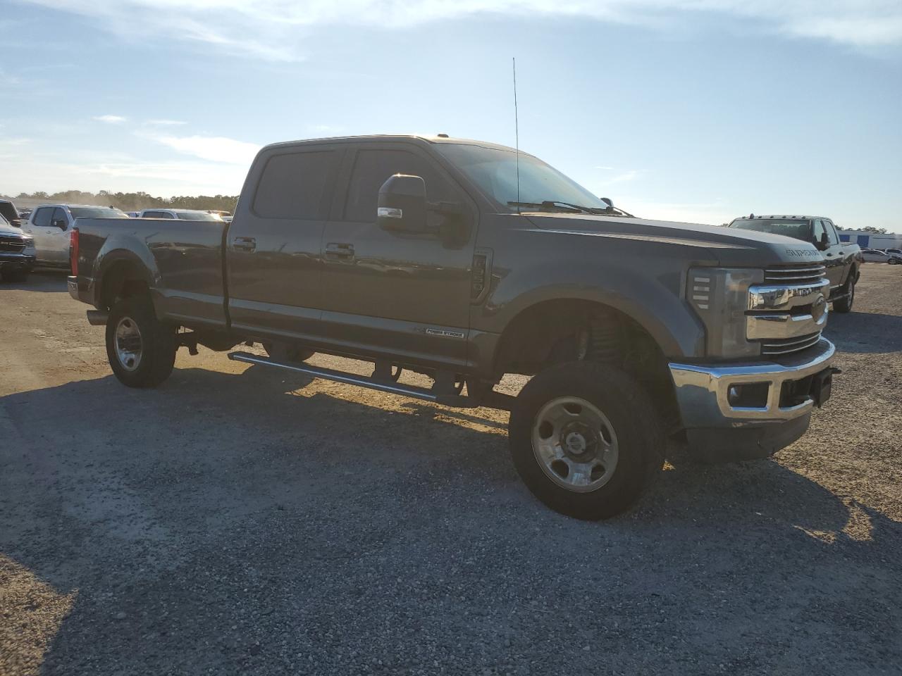 2017 Ford F350 - Image 4