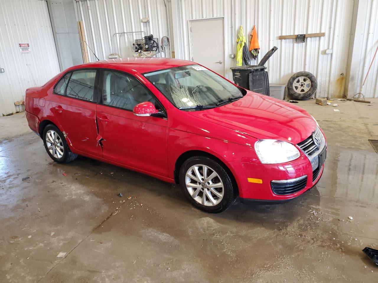 2010 Volkswagen Jetta - Image 4