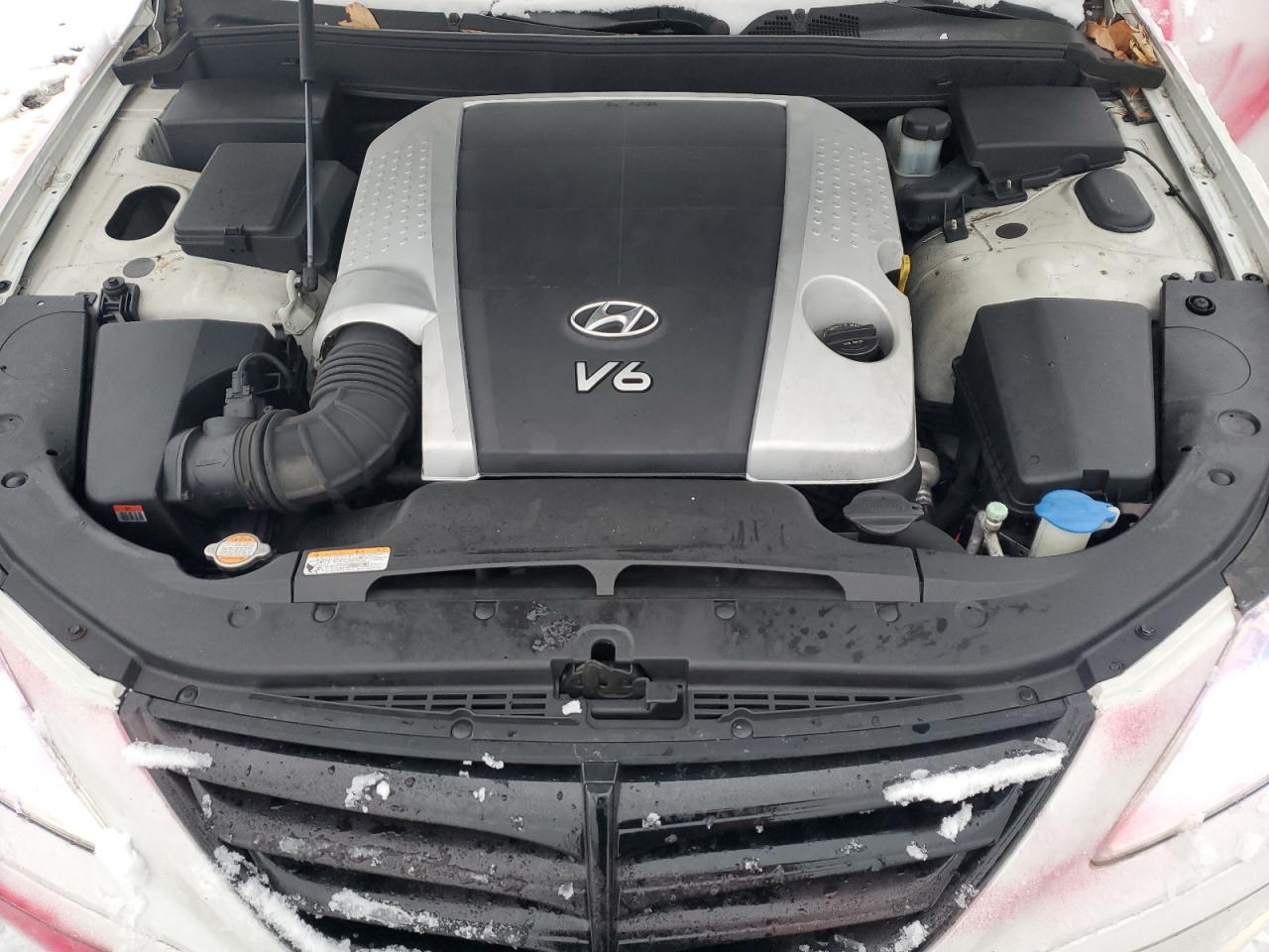 2010 Hyundai Genesis - Image 11