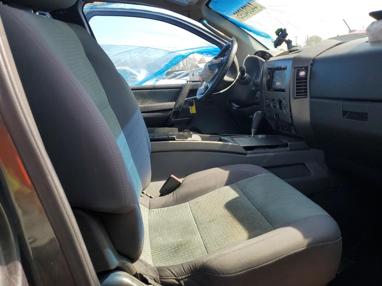2005 Nissan Titan - Image 7