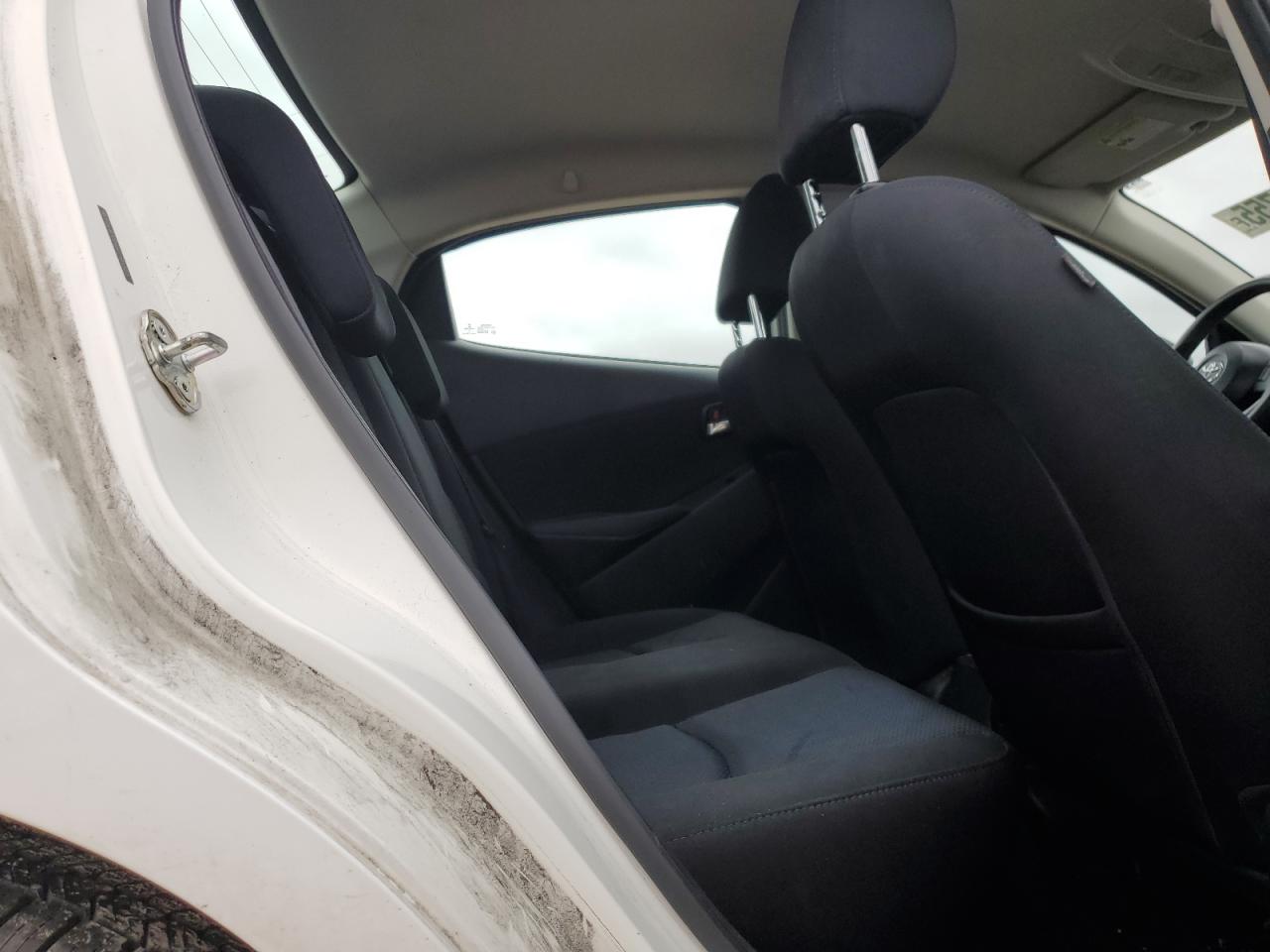 2017 Toyota Yaris - Image 10