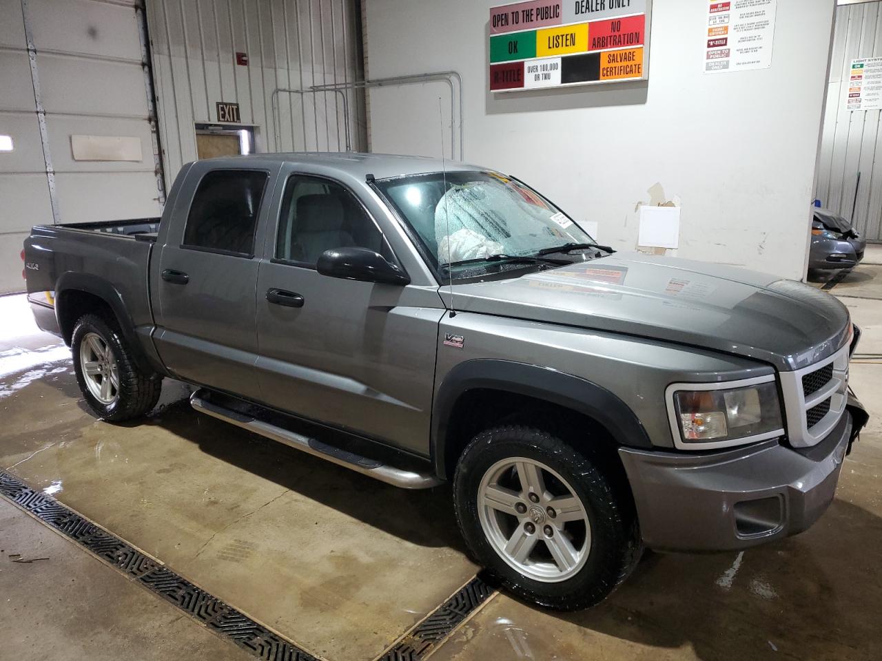 2011 Dodge Dakota - Image 4