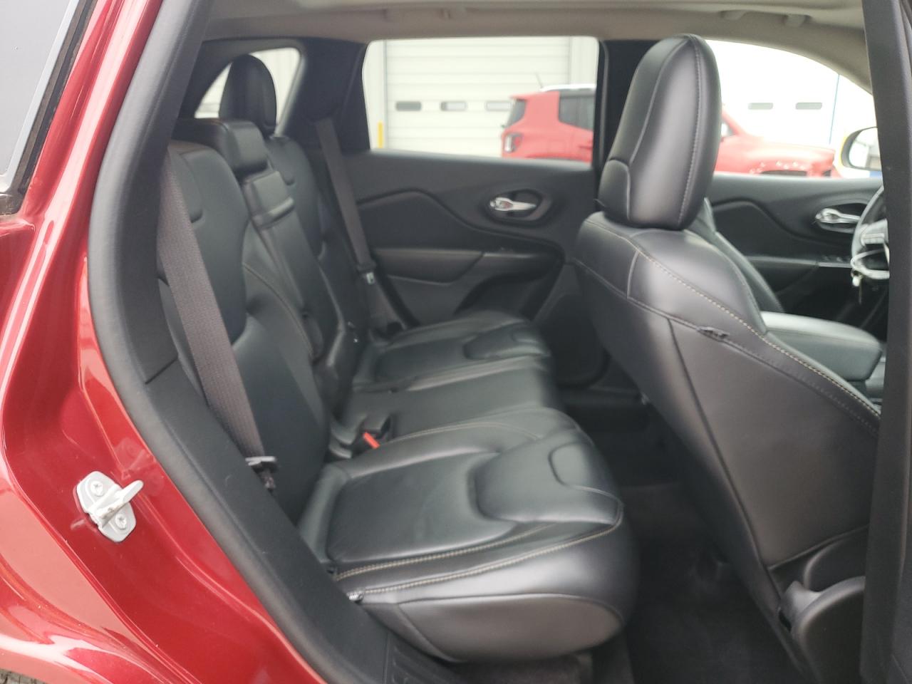 2016 Jeep Grand Cherokee - Image 11