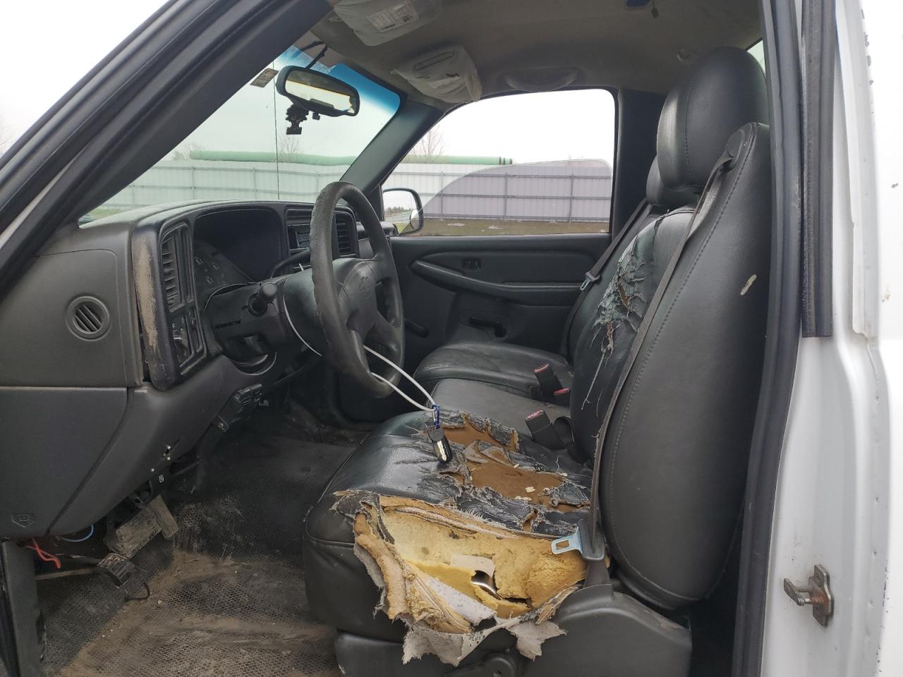 2005 Chevrolet Silverado - Image 7