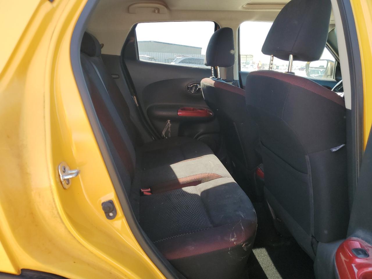 2015 Nissan Juke - Image 11