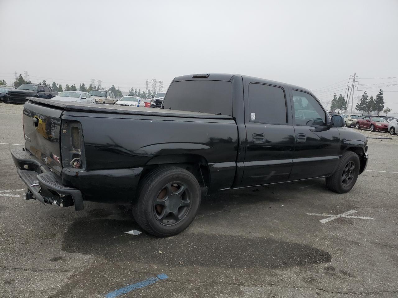 2005 GMC Sierra - Image 3
