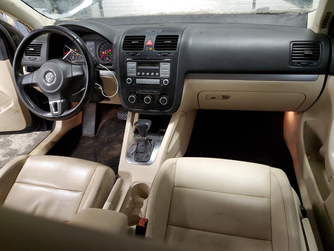 2010 Volkswagen Jetta - Image 8