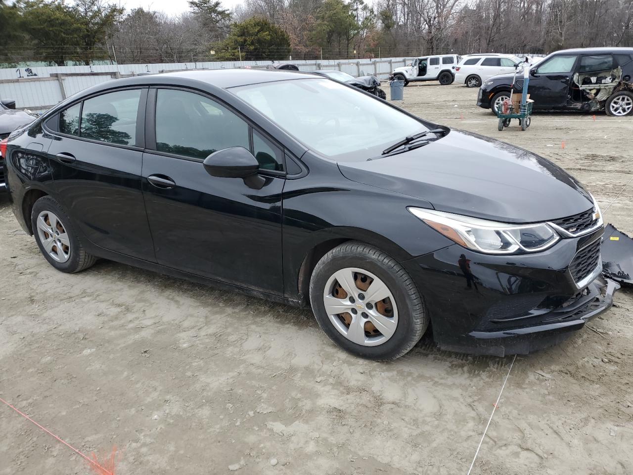 2018 Chevrolet Cruze - Image 4