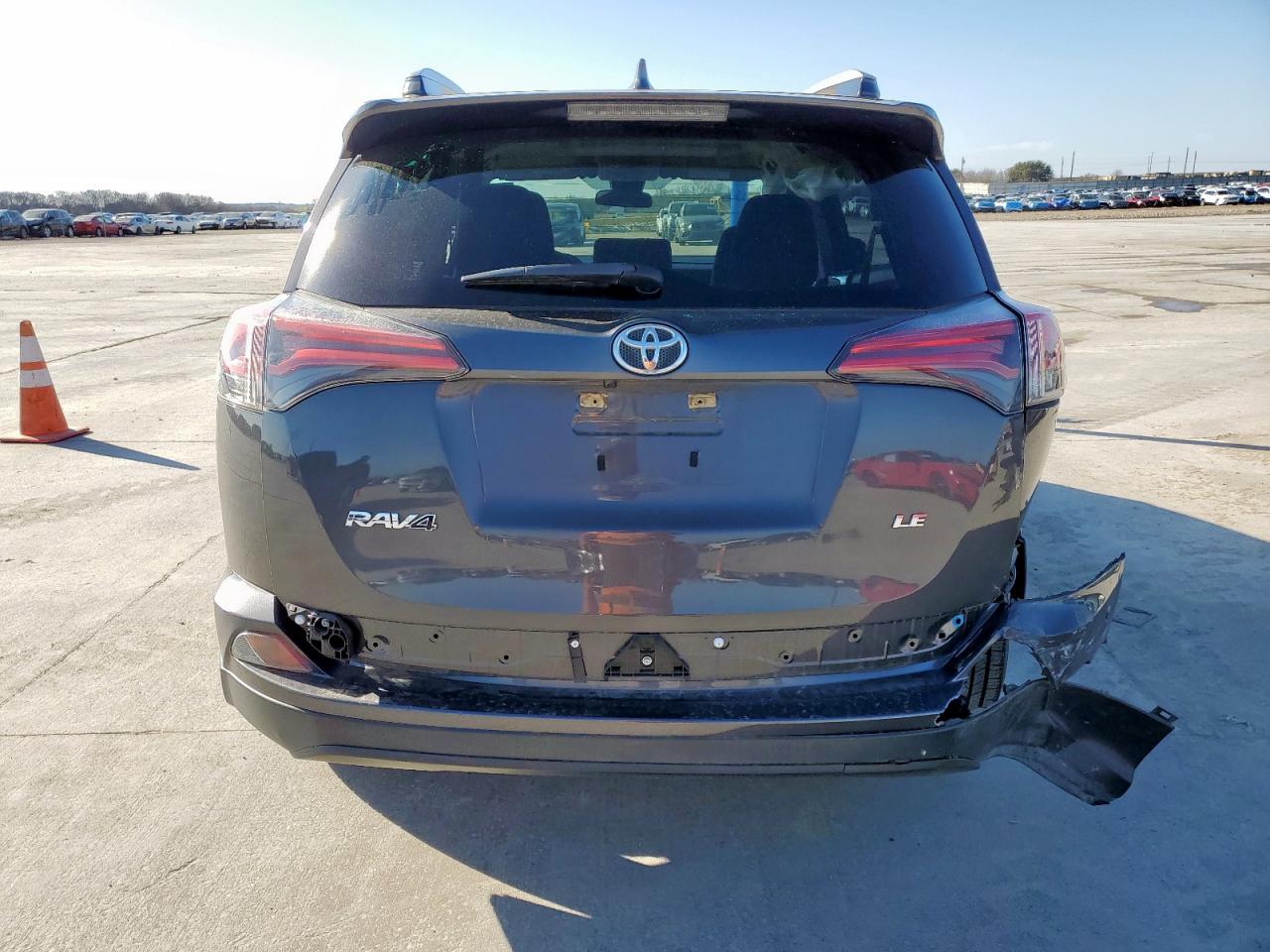 2017 Toyota RAV 4 - Image 6