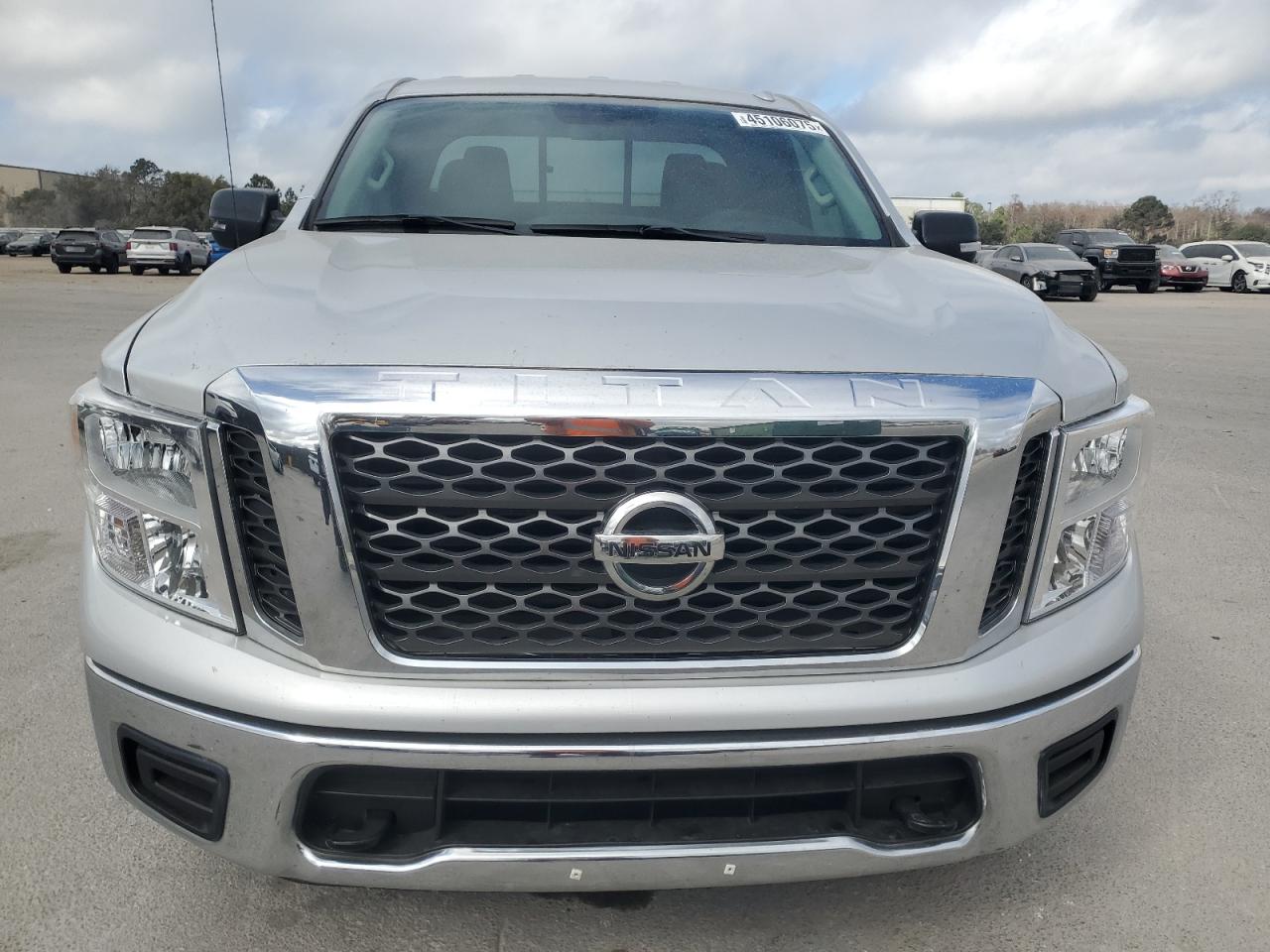 2017 Nissan Titan - Image 5